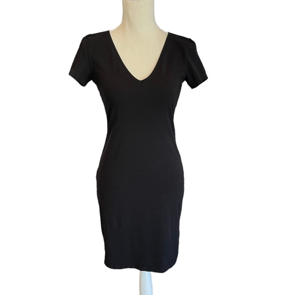 H&M Black V-Neck T-Shirt Dress Women’s Size Small - Picture 1 of 12